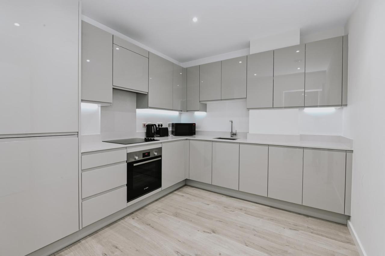 Khayat Homes - The Owelor - Two Bed London Eksteriør billede