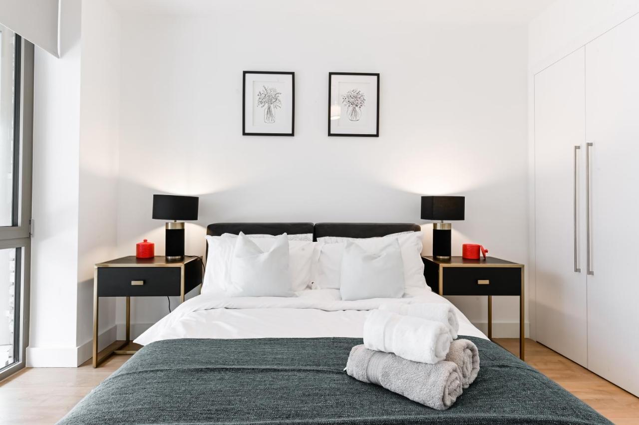 Khayat Homes - The Owelor - Two Bed London Eksteriør billede
