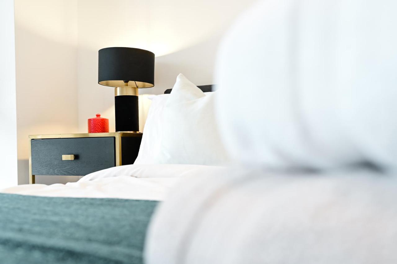 Khayat Homes - The Owelor - Two Bed London Eksteriør billede
